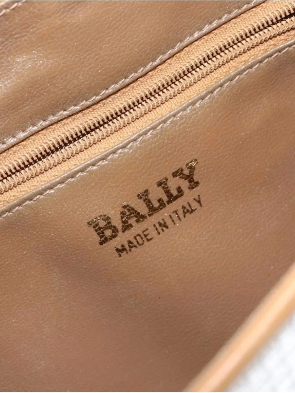 Rare Bally Vintage White Embossed Leather Top Handle Handbag | Made in Italy